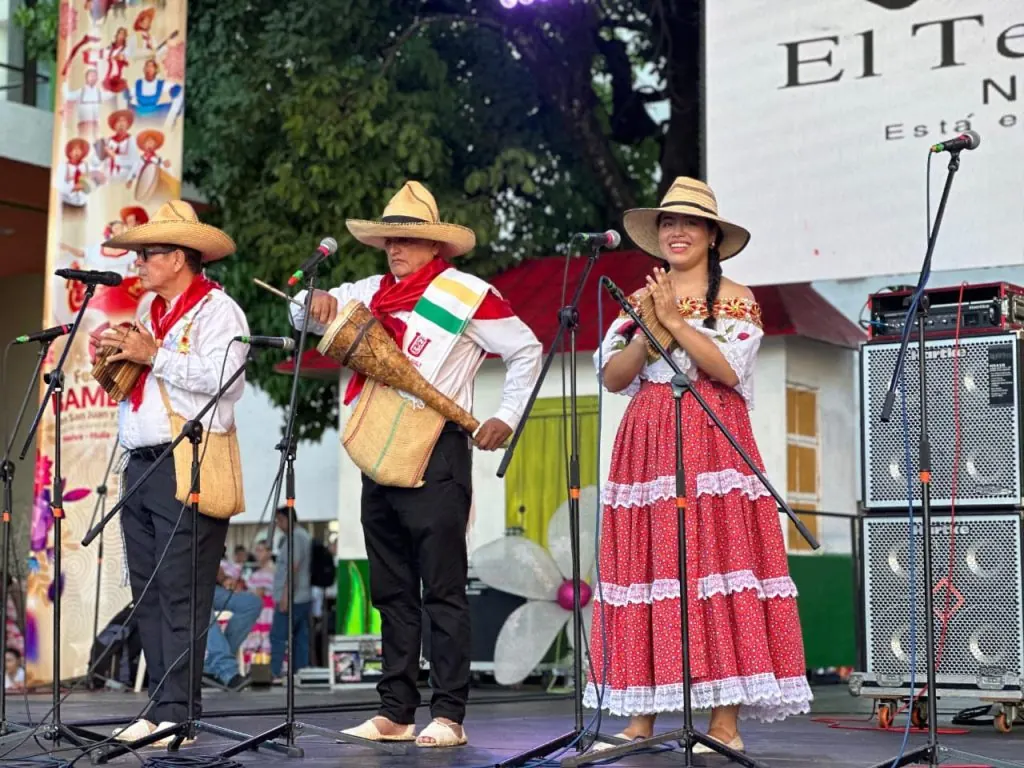 Encuentro de rajaleñas